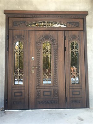 Двупольная входная дверь Виконт установка в Талдоме - фото 5411