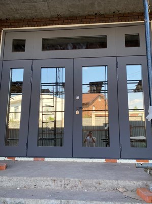 Двупольная входная дверь Твердыня установка в Борвихе - фото 5413