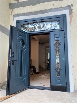 Двупольная входная дверь Сицилия установка в Жуковке. - фото 5967